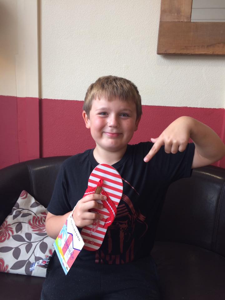 Jordan solved our third clue and found the #flipflop at Fresh Choices on North Street! Last clue of the week tomorrow! #GuildfordonSea