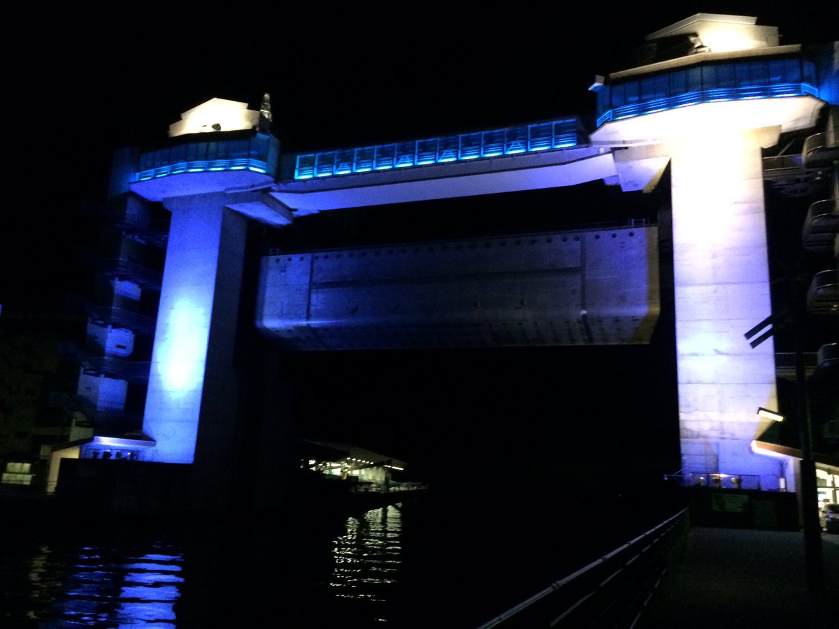 いずいずみ 夜の沼津港大型展望水門 びゅうおに行って来ました ライトアップが綺麗です ﾉ 沼津市 沼津港 沼津港大型展望水門びゅうお Lovelive Sunshine Aqours