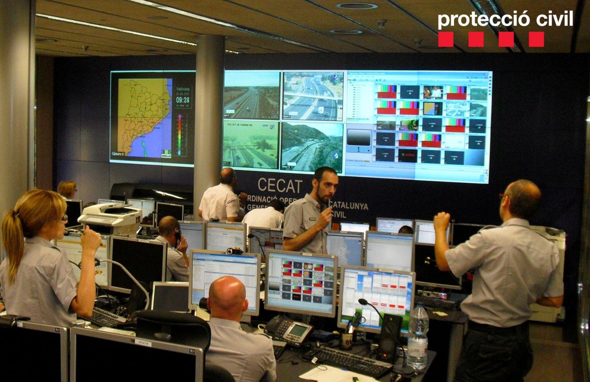 emergenciescat's tweet photo. Què és el CECAT (Centre d'Emergències Catalunya) de #ProteccióCivil i quines funcions té? T'ho expliquem a https://t.co/5qvEWabC2f https://t.co/eQzlXncw1x
