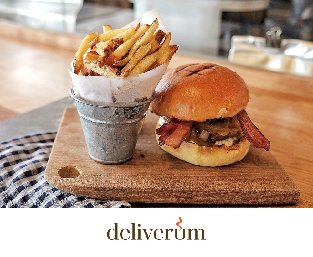 Deliverum's tweet photo. ¿Estás de vacaciones? Tanto si lo estás cómo si no hoy es un buen día para pedir unas hamburguesas en Deliverum ➡ https://t.co/N8YsNZ0pnO https://t.co/tPwgBQF0Lf