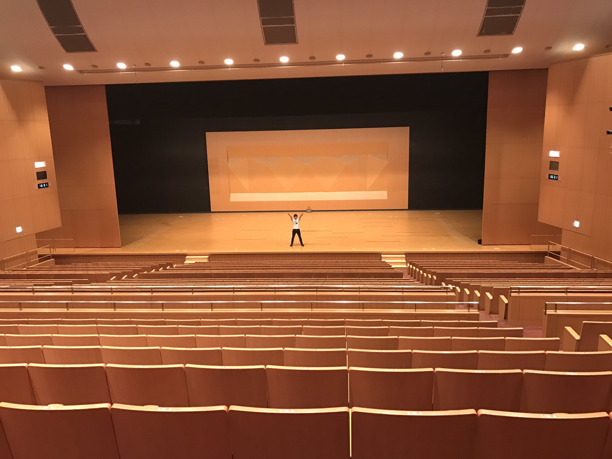 立川翼 1月10日zepp福岡 On Twitter 今日は福岡国際会議場で打ち合わせしてきました 宮崎公演まで後2週間ちょっと 福岡公演まで1か月 凄い内容になってます 言いたいけど言えない 笑 当日お楽しみに 9月3日宮崎オルブライトホール ９月18日時福岡