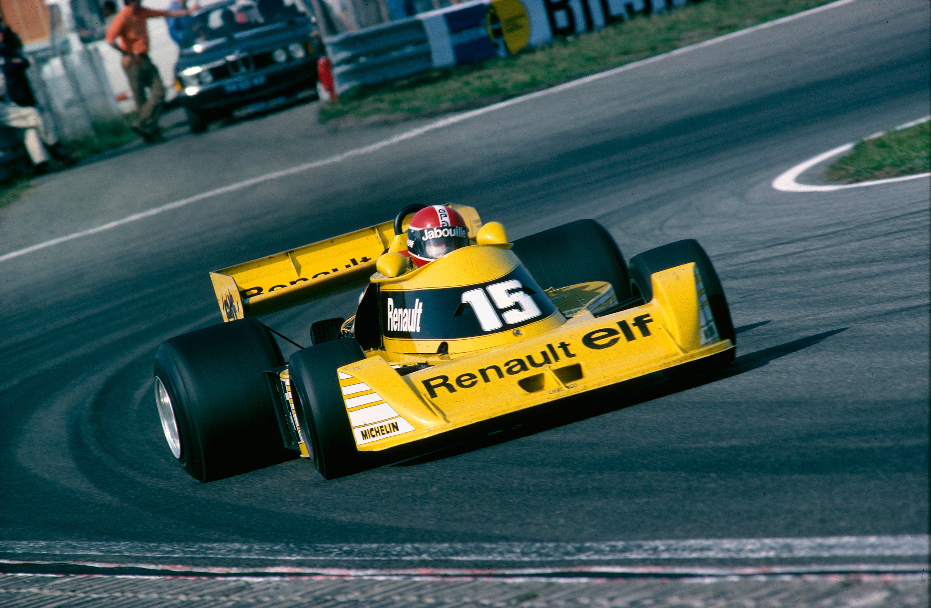 1977 : Renault fait sensation avec l'introduction du moteur turbocompressé  en F1