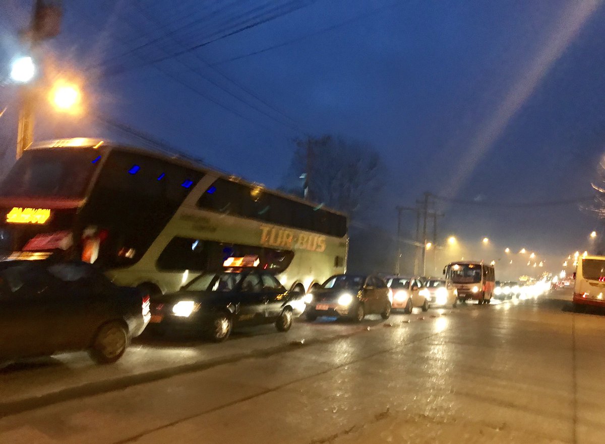 osornonoticias's tweet photo. Ahora | Alta Congestión Vehicular en Calle Julio Buschman - ingreso ciudad de #Osorno https://t.co/CpflXJZX4l