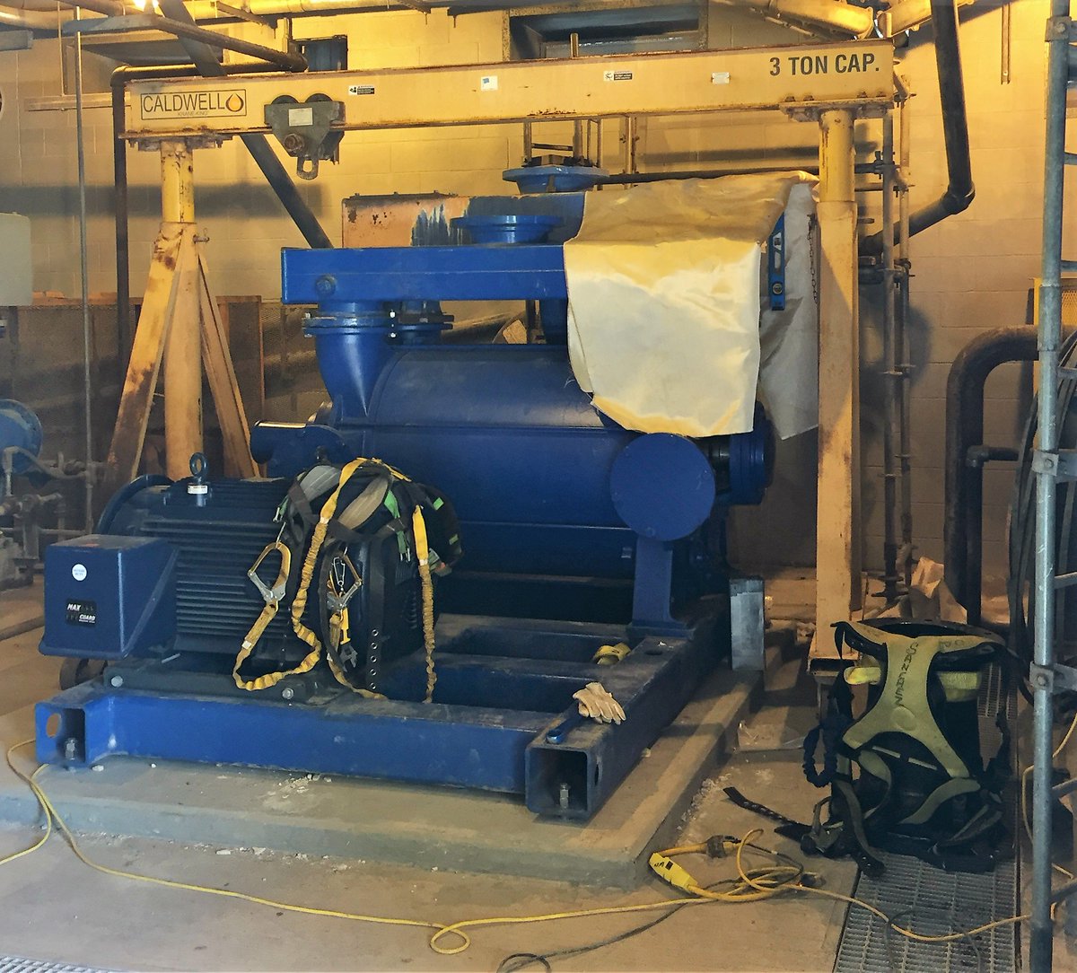 Nabaltec_AG's tweet photo. #nashtec-Vacuum pump put in place. Will require some more tweaks & piping b4 running but we get there in Q1/2018 making Apyral 40CD again.. https://t.co/PI9l77ML6p