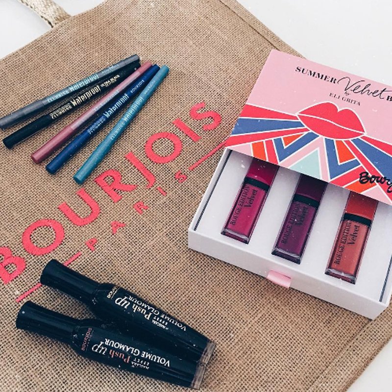 ¡El trío perfecto! ¡Labial, pestañas y ojos  a todo color! 
By <a href="/SweetCarolMU/">Carol</a>