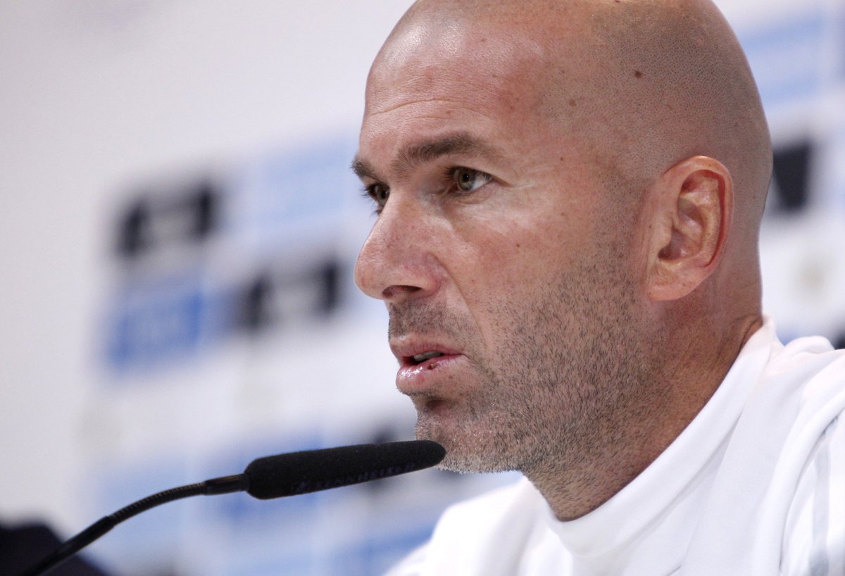 mundodeportivo's tweet photo. Sanción y expediente a Zidane por su ataque a los árbitros https://t.co/WagREyBjbM https://t.co/IlZ9oDmAtB