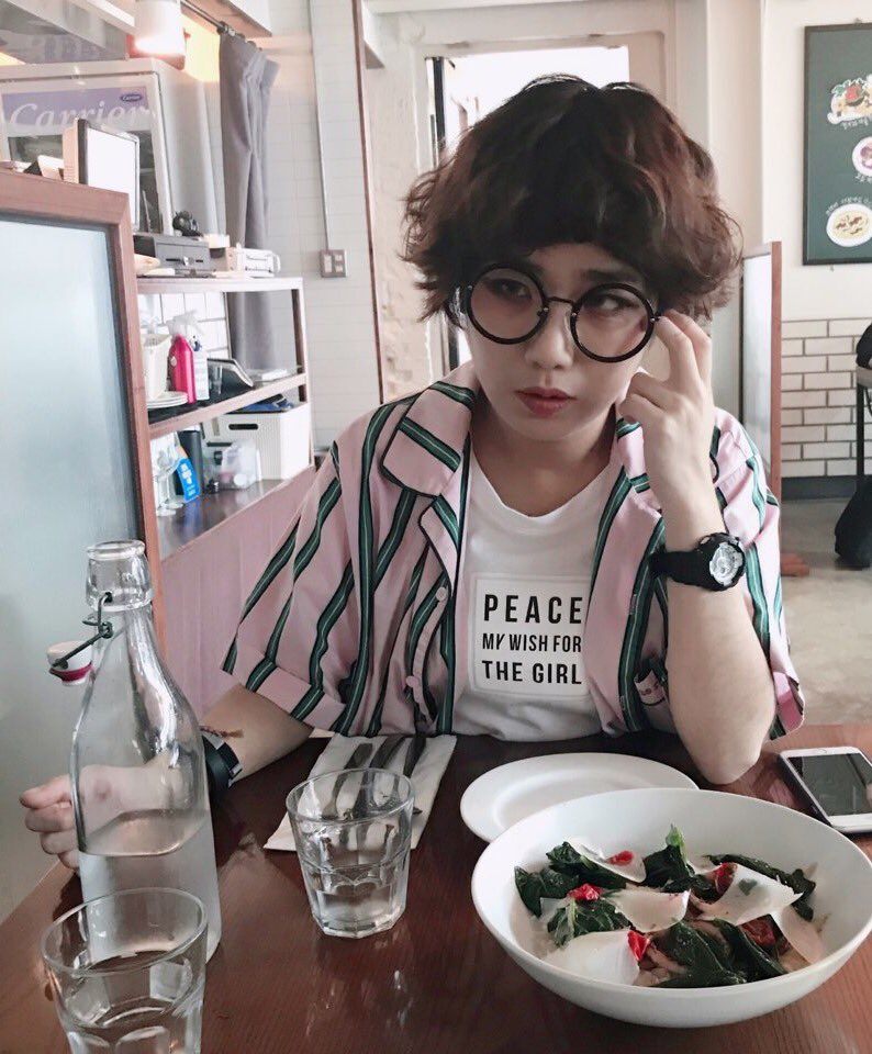 56yenyen56's tweet photo. 오늘의 예은모에화 찰스자비에적 모먼트라고 해볼게요 https://t.co/6BljvYCyaL