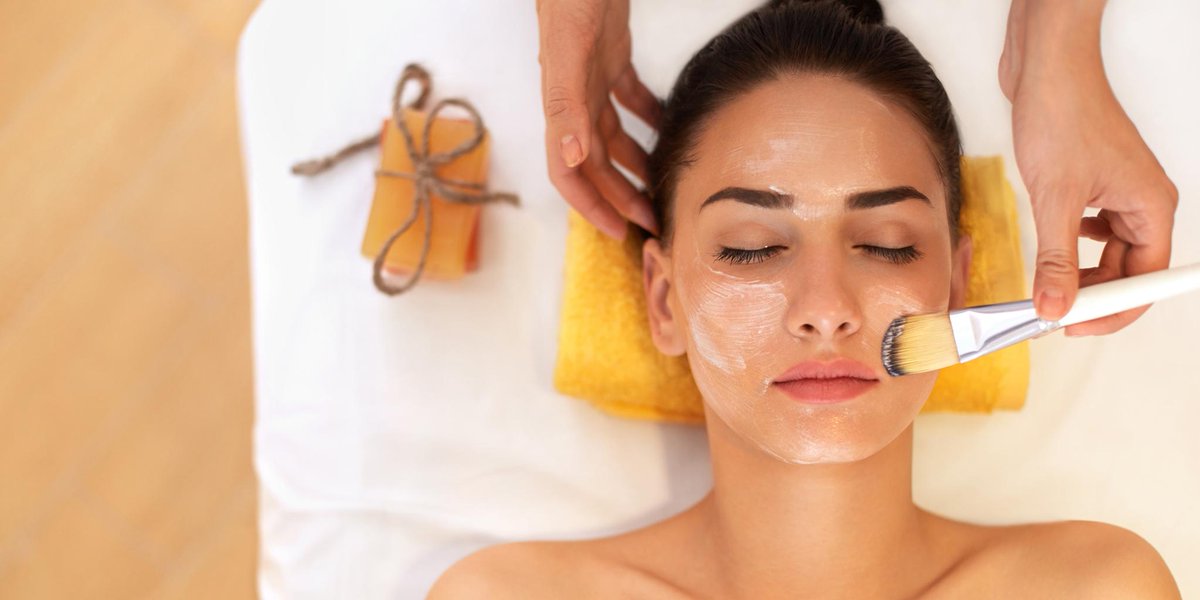 UPMCnews's tweet image. Number of bad reactions caused by cosmetics has jumped dramatically. bit.ly/2w1x7f0 via @PittsburghPG @kat_rohloff