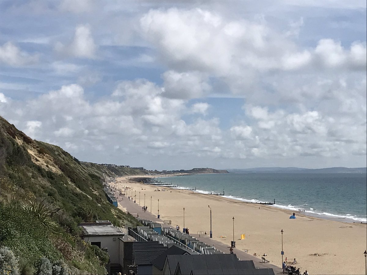 ProfStewC's tweet photo. Lunch time at work, run through the trees then along the beach #Greenandbluespaces #physicalandmentalhealth #lovemyjob https://t.co/1y8StycwSB