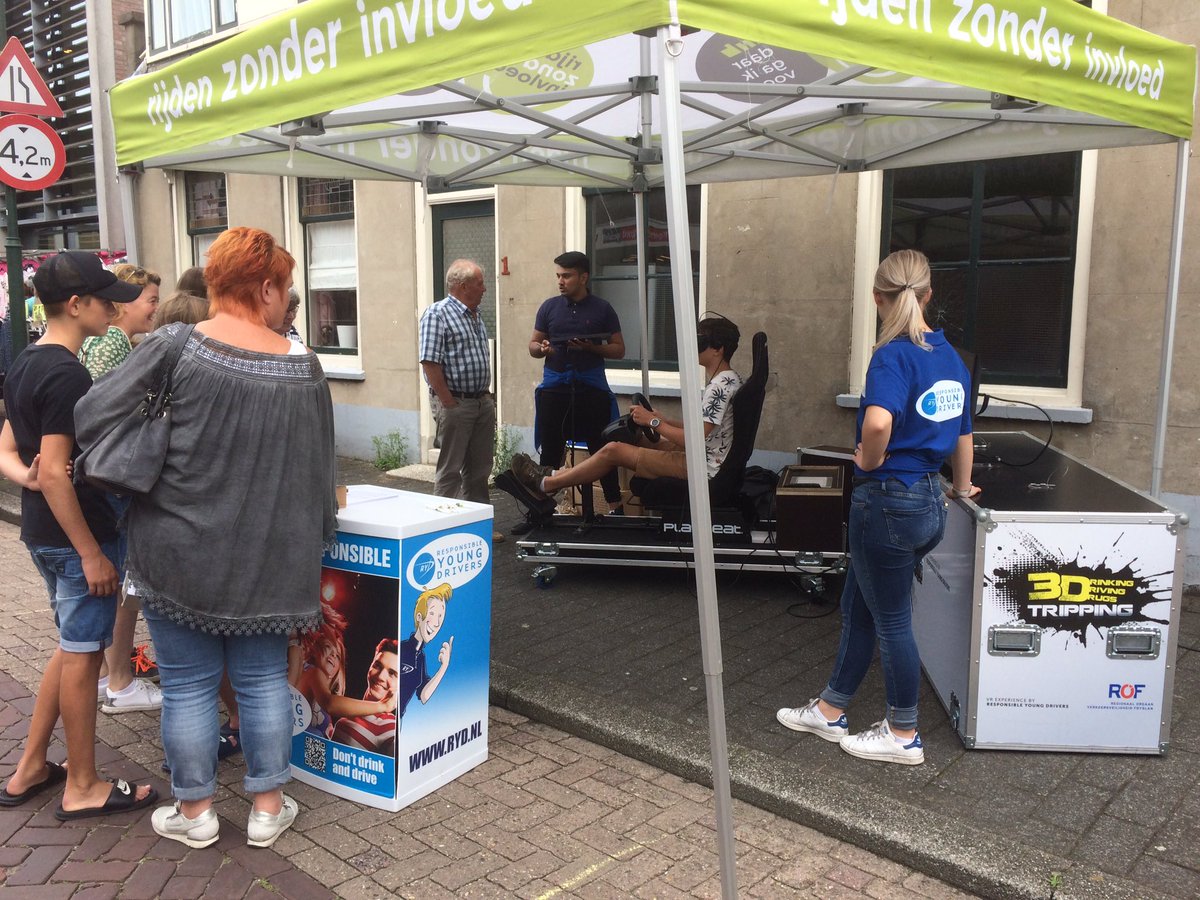 RYD_NL's tweet photo. Vandaag is het Ryd team aanwezig op de sgravendeelse feestweek om mensen bewust te maken van het gevaar van rijden onder invloed!#3dtripping https://t.co/ijyHoFHdhc