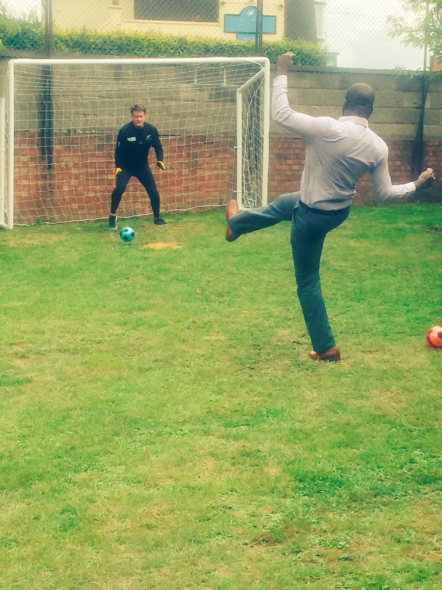 neoRobyn's tweet photo. @neopostmike is in goal for another 15 minutes.. https://t.co/I2PdOBg2Ho