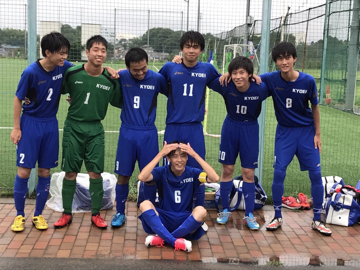 ryosuke07164's tweet photo. さっきの投稿は暗すぎたから明るく行きますね！😊
引退しました、最後に1番いい試合ができて後悔はないです！最初は14人でギリギリのチームがここまで人数が多くなりました。
正直キャプテンらしい事何一つできなかったけど、次の世代に期待ですね！
最初で最後のイエローカードもらっただぜ😭 https://t.co/lZFEb6OkNG