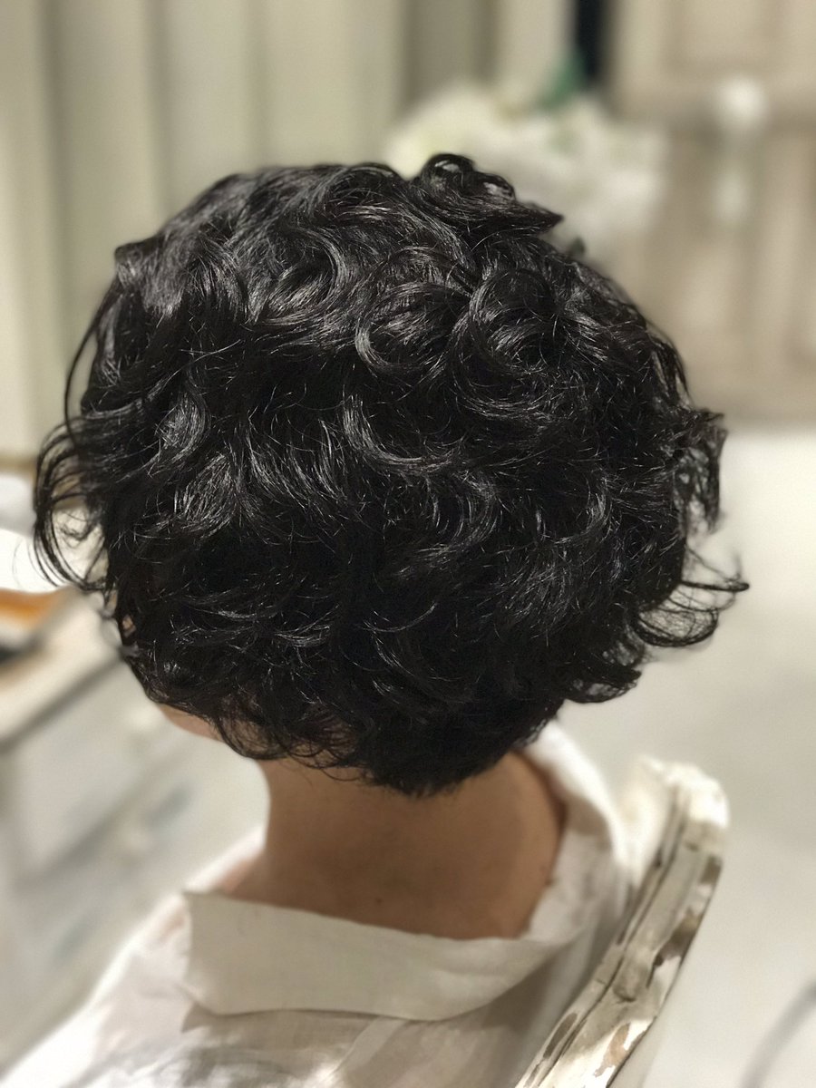 のっち くせ毛の悩みを解決する人 Sur Twitter 僕は縮毛矯正でさらさらな髪も好きだけど くせ毛のくるくるした髪も好きなんだよね 特に くせ毛を活かしたヘアスタイルは 個 の思いや考え方が具現化してるようでホント好き 人の魅力は欠点から生まれると思ってる のっち くせ毛の悩みを解決する人 Sur Twitter 僕は縮毛矯正でさらさらな髪も好きだけど くせ毛のくるくるした髪も好きなんだよね 特に くせ毛を活かしたヘアスタイルは 個 の思いや考え方が具現化してるようでホント好き 人の魅力は欠点から生まれると思ってる