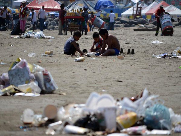 guardiacivil's tweet image. ¿Olvidaste la toalla, la sombrilla o la mochila en la playa?
No, ¿verdad?
¿Y los restos de la comida?
Mmmmmmm
Déjala mejor de lo que estaba