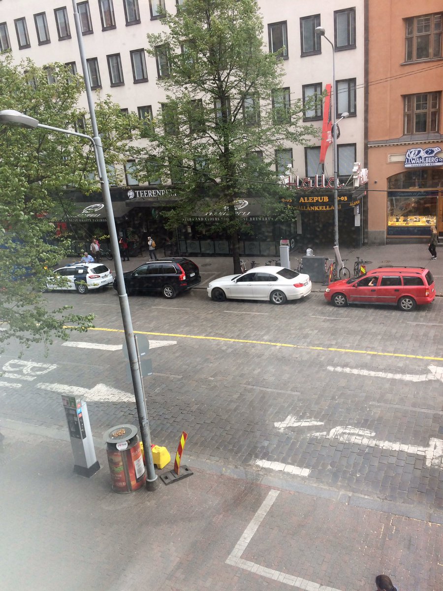 Viihdettä iltapäivään, hyvin napsuu sakkoja! #tampere