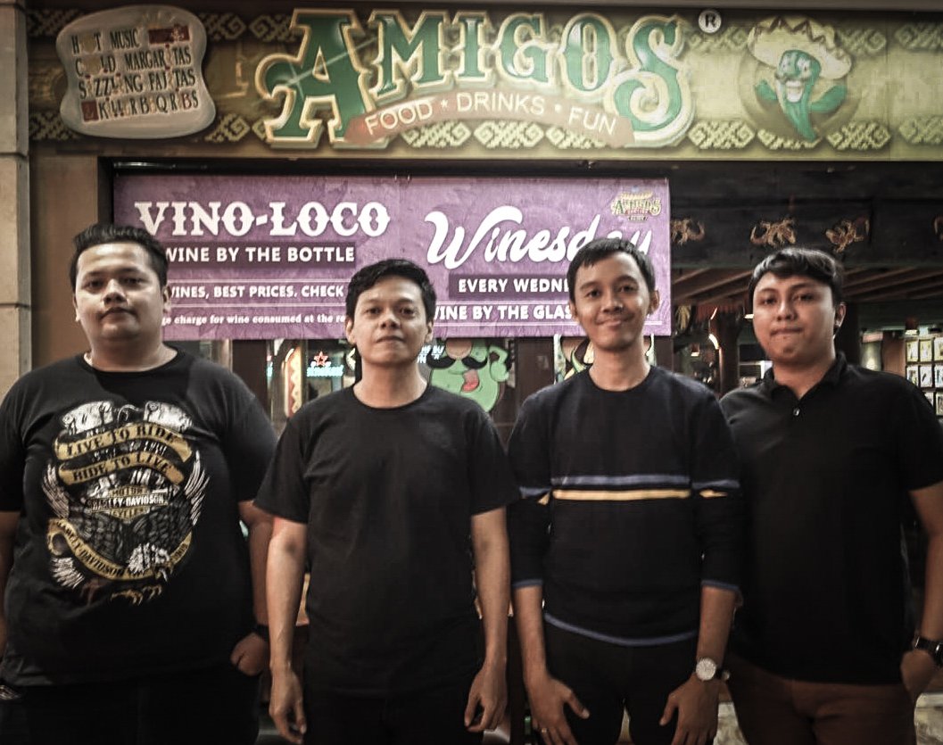 tropical_apes's tweet photo. Left to right: @SWASDHIKA @andri_mohamad @ekoseftyanto @rendhatya | De Mayo Festival 2017 Jakarta https://t.co/eyTjIu1cn8