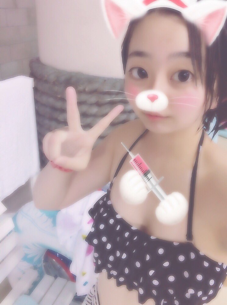 lovetune_hyphen's tweet photo. 今日はリア友とプール行ってきた💕

2人でぷかぷか浮いて楽しかったよ☺️

あと、ブス置いてきますね🙃

いやぁ水着は恥ずかしいっすね🙈 https://t.co/MzWmVhYuVC