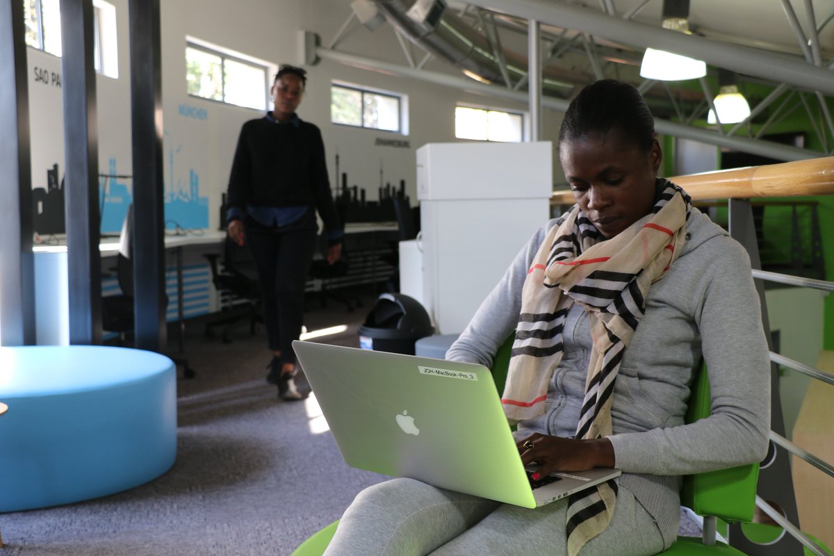 goethejoburg's tweet photo. Just now @SAfmRadio: creative industry start-ups should apply to move into our brand new workspaces: https://t.co/ry6QcRpRYl #gamifyGoethe https://t.co/WCdGFXxxII