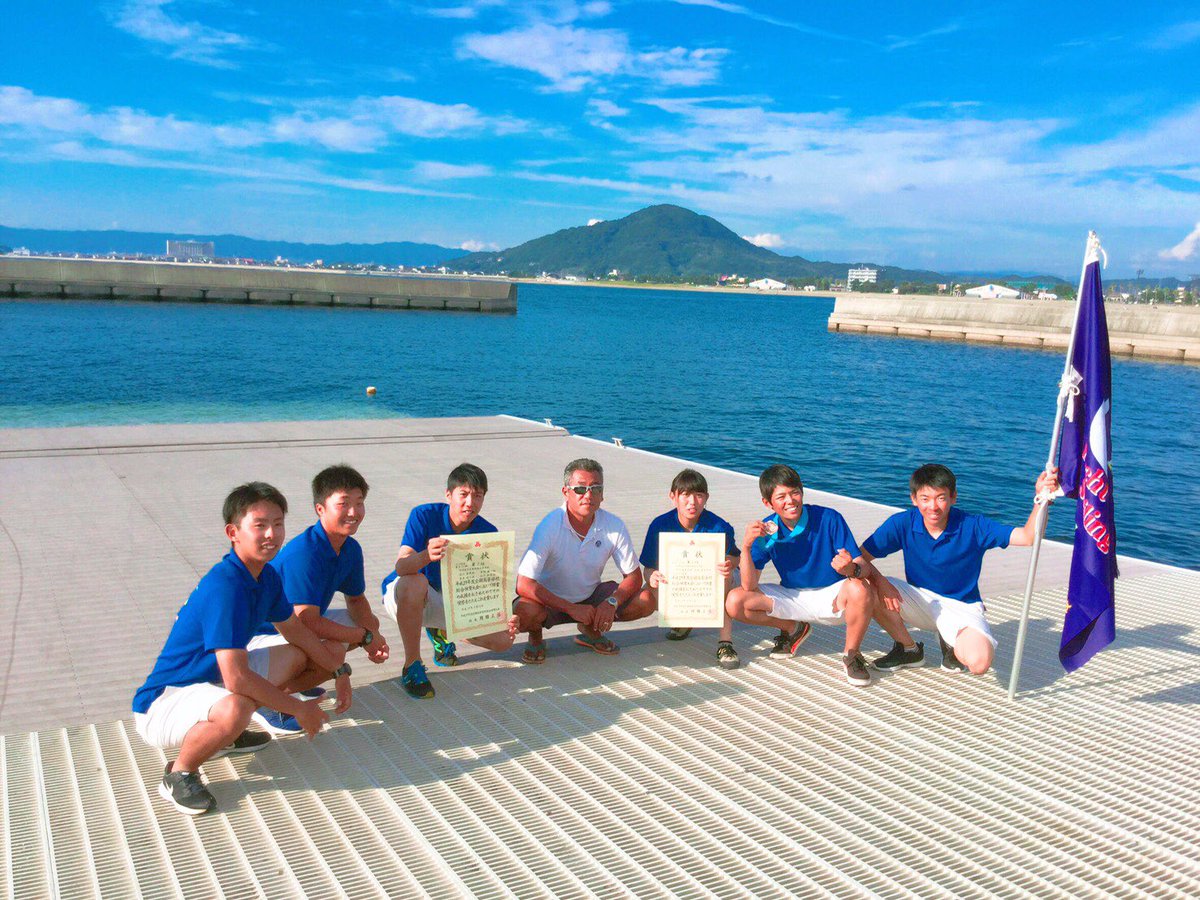 Teppei2108's tweet photo. インターハイお疲れ様でした！
結果は3位👍、1位取れるどこまで来てたけどやっぱり未熟もんでした、
ヨットは難しく楽しかったです！
３年間ヨット部でやり切ってよかったです。
ヨットのおかげでたくさん友達も増たし、きついことも乗り越えられました！
ありがとうございました😭 https://t.co/Z8v6cP4dJy