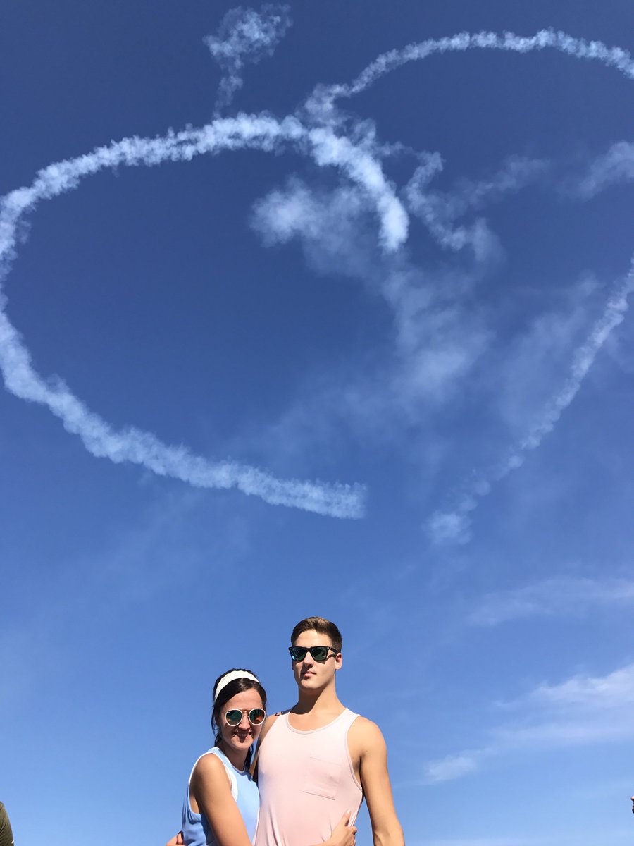 WWLP22News's tweet photo. PHOTO sent to 22News via reportit@wwlp.com #WIAS2017 #thunderbirds https://t.co/6VRSdSy3ix https://t.co/YxMuN3PiIK