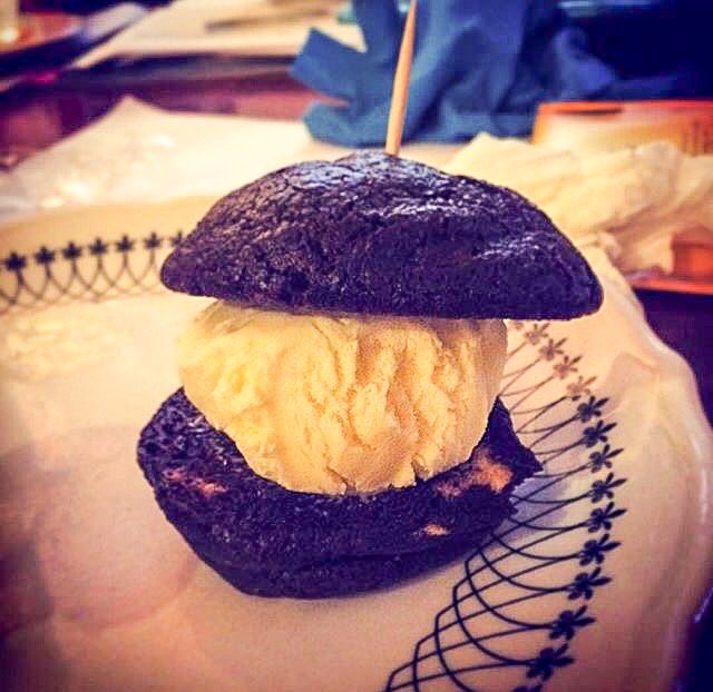 kenandjesses's tweet image. It's #NationalSandwichMonth so we thought we'd share a couple of #cookie #sandwiches that we made earlier in the year 🍪 #baking #experiment