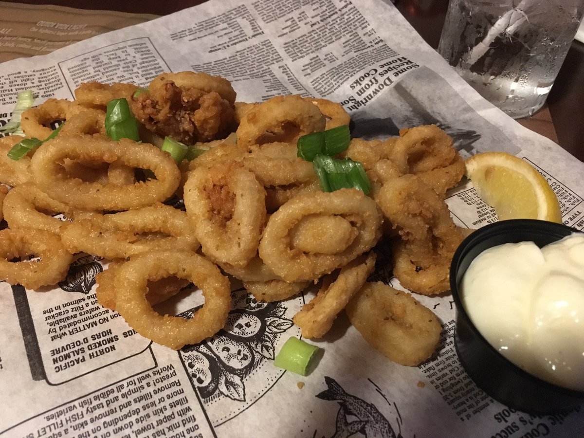 icebergcapital's tweet image. How many friends can you round up? Drop by @CaptainsPubNL Music (starts 8:30) is gr8 and pub food &amp;amp; pizza waiting for you! (from 6 pm).