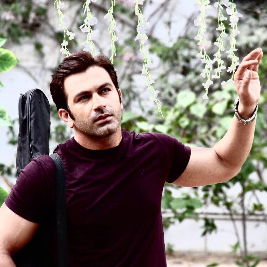 IAsadZamanKhan's tweet photo. Only from the heart can you touch the sky. @RumiQuotes 

#AsadZamanKhan #AZK #QuoteOfTheDay #TouchTheSky #Heart #Actor #Model #DilENadan https://t.co/40gO6vlVaX