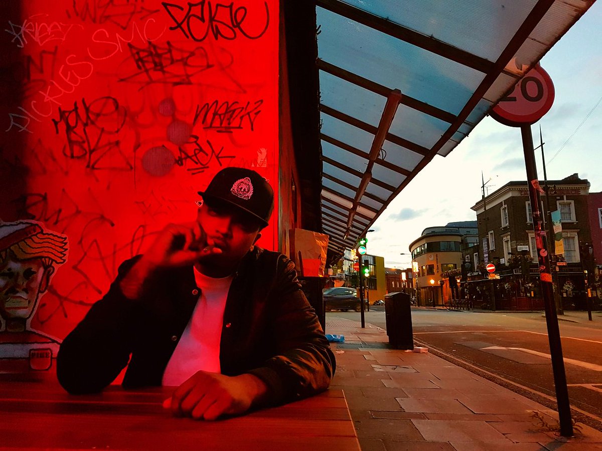 complex_uk's tweet photo. Premiere: @daflyyhooligan pays fashionable homage on "Romero Bryan" https://t.co/rNT5Ejane1 https://t.co/d7GnXhnkE7