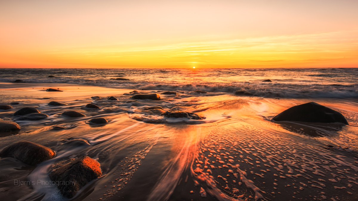 jaguaren's tweet photo. Lovely #sunset last day of vacation #Hirsthals #denmark #photography #500px https://t.co/l7sr2dyTBs