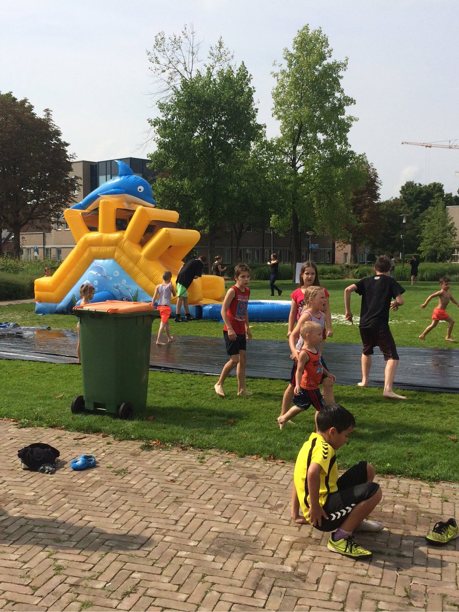 HBZRenkum's tweet image. Waterfeest op het Europaplein in Renkum. Georganiseerd door @RenkumvElkaar @DynamoJeugdwerk Jongeren organiseren voor jongeren.