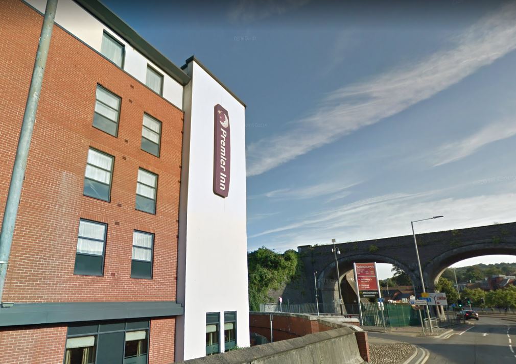 Over 200 of St Albans’ poorest stuck in temporary accommodation by council

hertsad.co.uk/news/over-200-…