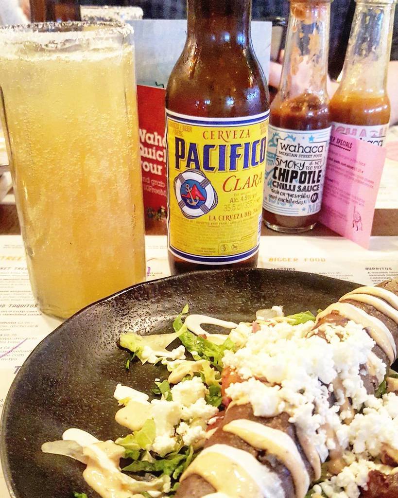 ericavonderwall's tweet photo. You know what time it is.. 🌮🌮🌮 #TacoTime
.
. .
#lifeandthyme #eattheworld #thefeedfeed #tasteintravel #timeoutlond… https://t.co/ipSMtvn6sK https://t.co/Rwj5KcoC68