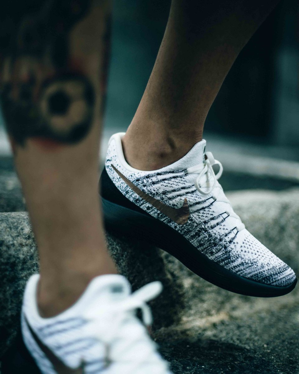 nike lunarepic low flyknit on feet