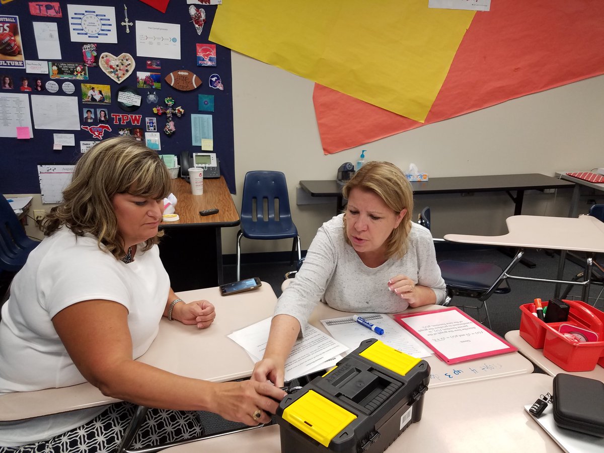 AmandaDearing's tweet photo. Teachers learning about BREAKOUT EDU while experiencing a BREAKOUT EDU. So much fun! #GCLI17
@AMathCord @Sherrilynn_Lee https://t.co/7NcPUQKj5a
