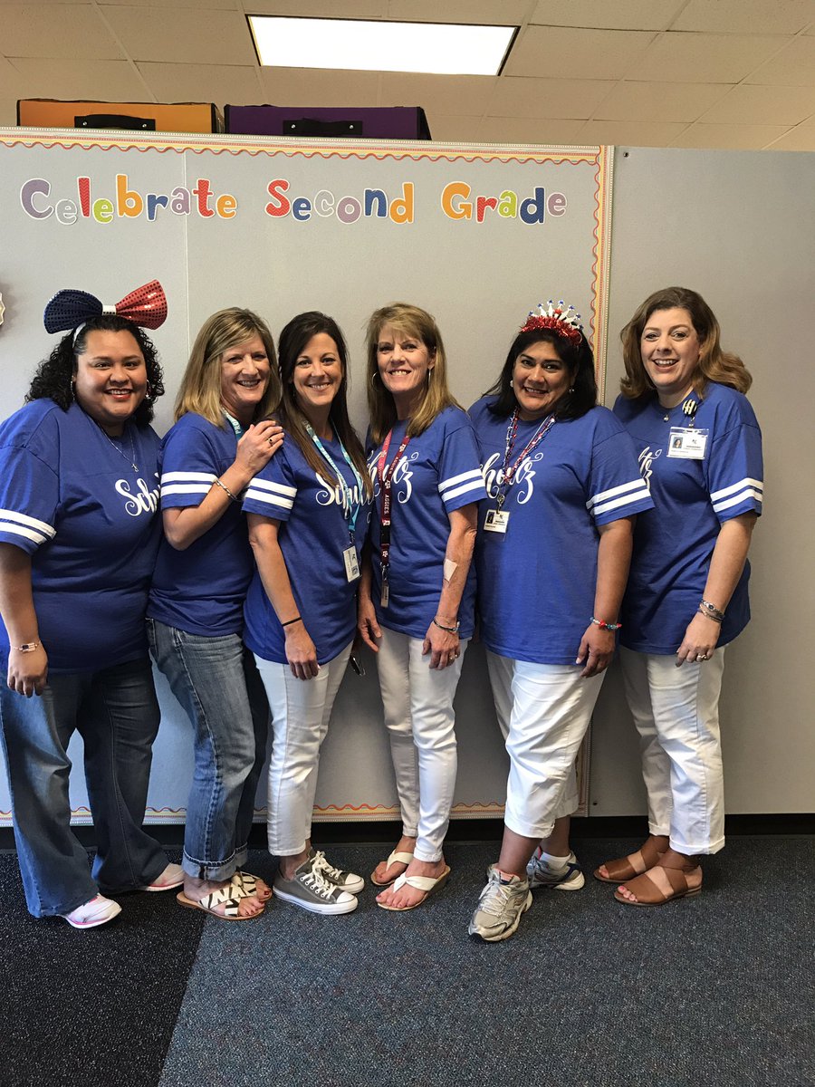 ihernandez111's tweet photo. 2nd grade ready for kick off #SchultzShines #Kleinkickoff2017 https://t.co/cAG8dbrzE0