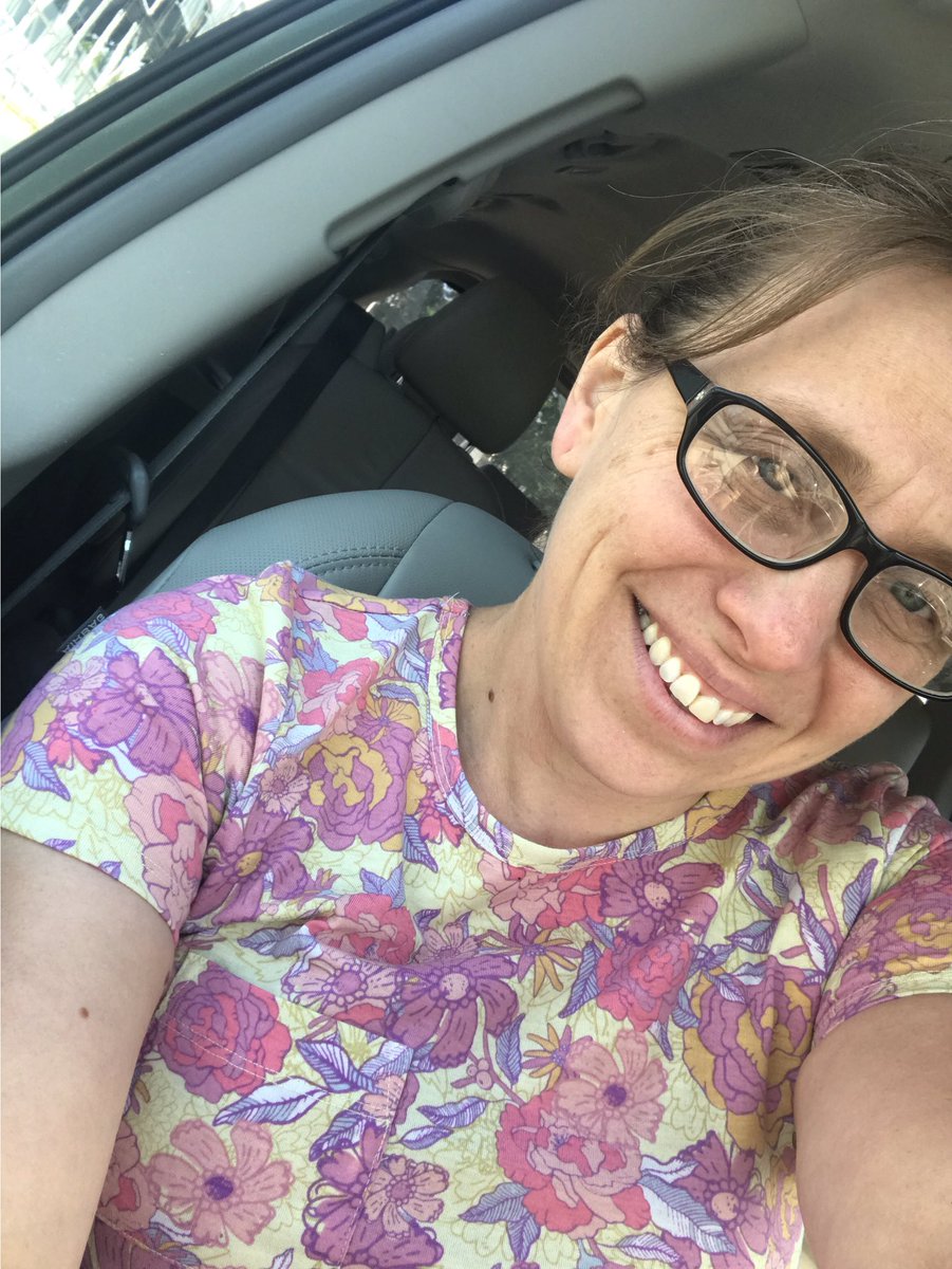LuLaRoeCW's tweet photo. Back in my mobile office today!  Carly for the win! #momlife #lularoe #lularoecarly #momtaxi #backtoschool https://t.co/IV1b6qFSFh