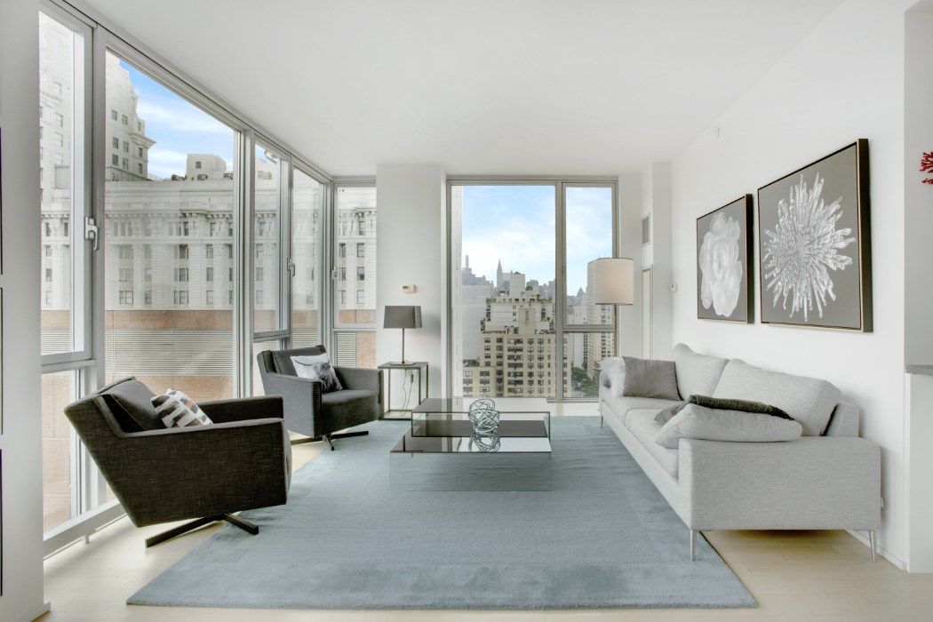 sothebyshomesny's tweet photo. Stunning views and architectural masterpieces will be on full display during this week's rental's open houses. https://t.co/xhrPa1ASNd https://t.co/aSd9grN4M7