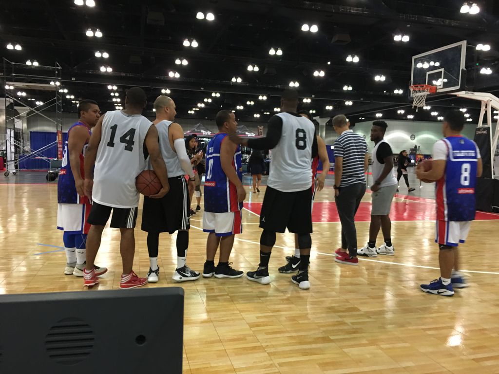 StonevilleUSA's tweet photo. Another wonderful day volunteering for the World Police &amp; Fire Games and meeting more incredible #heroes &amp; #athletes! #WPFG #basketball #fun https://t.co/XJeysdRgbW