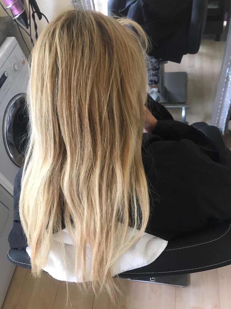 GNC_Hairstudio's tweet photo. On wednesdays we wear pink 😍💕 LOVE this colour transformation! Book now via DM or text 07871772850 #lovinleeds #hairgoals #WednesdayWisdom https://t.co/FU4x52qhfM