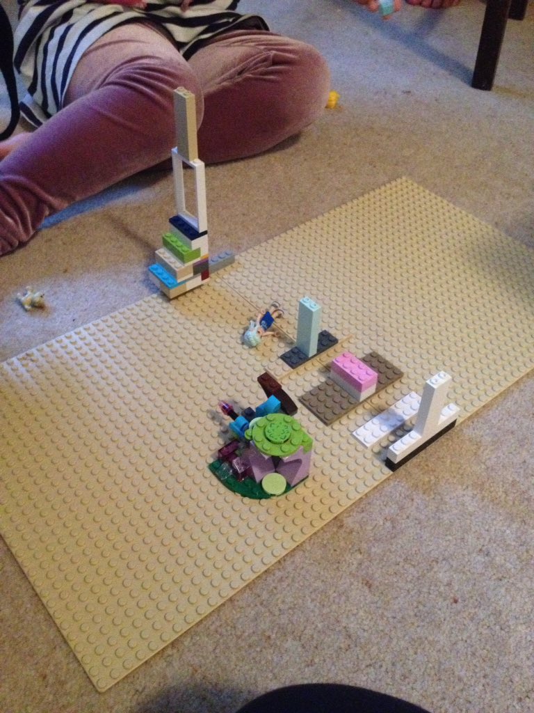 katstanders's tweet photo. Starting .... #Lego https://t.co/c03pPrmSXU