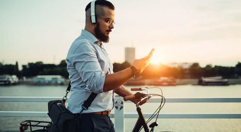 Adweek's tweet photo. When and where people are listening to podcasts most in the United States: https://t.co/fl1NWmnpqf https://t.co/4l6lPWrLTs