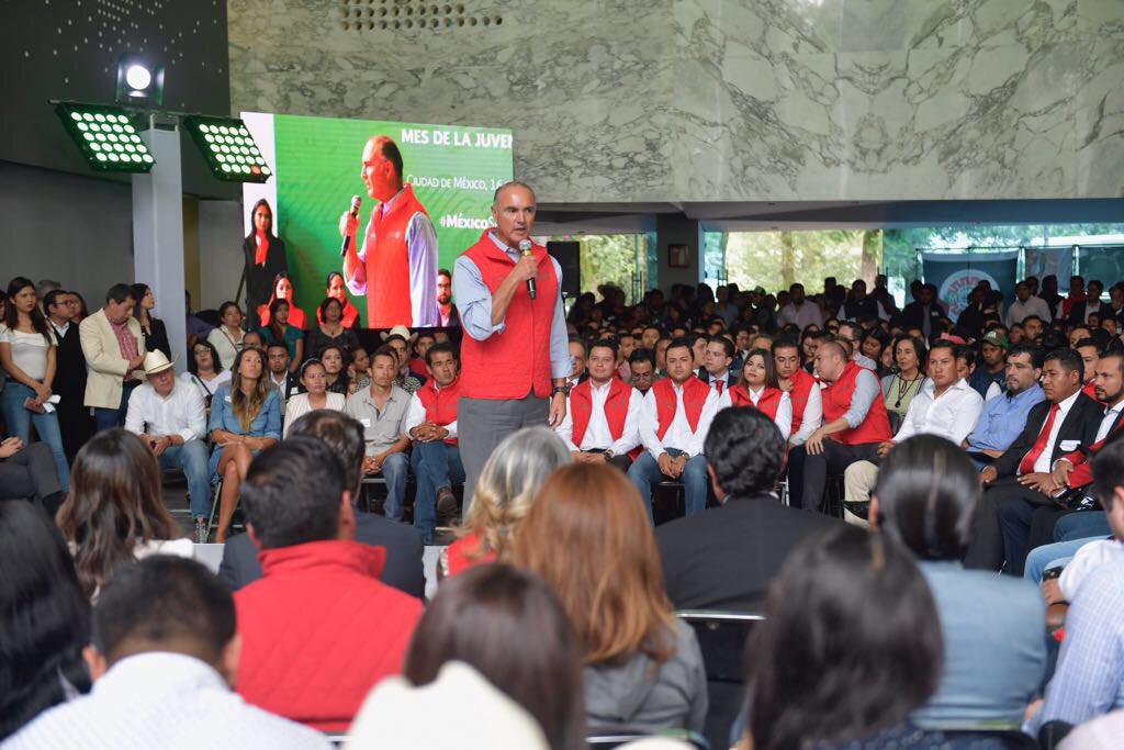 ppcalzada's tweet photo. Con el apoyo de los jóvenes de  #Arráigate seguiremos invitando a nuevas generaciones a que le apuesten al campo de México #MesDeLaJuventud https://t.co/e58cHRsi5t