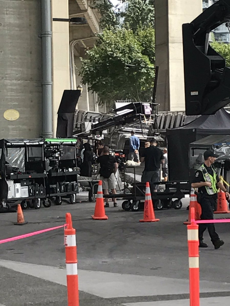cuppykait's tweet photo. Aww the little boy next to me said "Dad, I want a picture of Deadpool." @WhatsFilming @yvrshoots https://t.co/5mHUA7MkuV