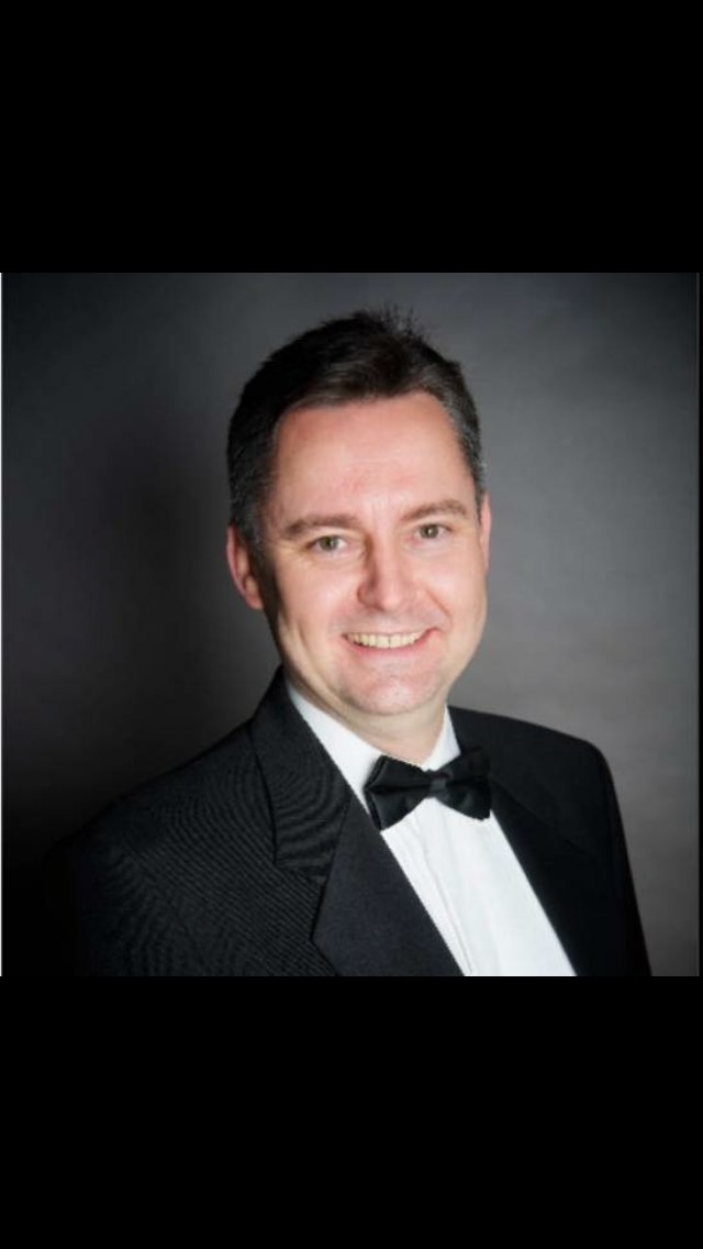 LoudApplProd's tweet photo. Stewart Roberts @StewartRoberts4 becomes a musical advisor at @www.loudapplauserisingstars.co.uk @LlanelliStar @PendyrusChoir @rlloydpr https://t.co/zmOOaC8qVF
