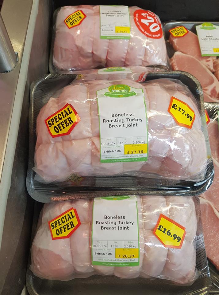 Christmas has come early to St Marychurch 🎄☃🎅👼 Special offer turkey breast 🐓🐓 Whilst stocks last 😎 #DevonHour #ShopLocal #StMarychurch