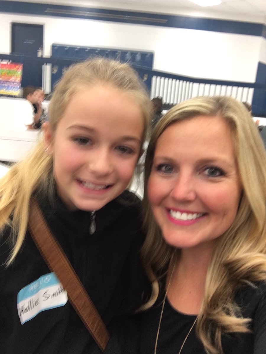 krsmith0618's tweet photo. Principal Williams sending everyone out with waves and a smile &amp; Kallie made friends with School Counselor, Ms. Pike. #alreadyafan #feeling💙 https://t.co/26BAhxMOOm