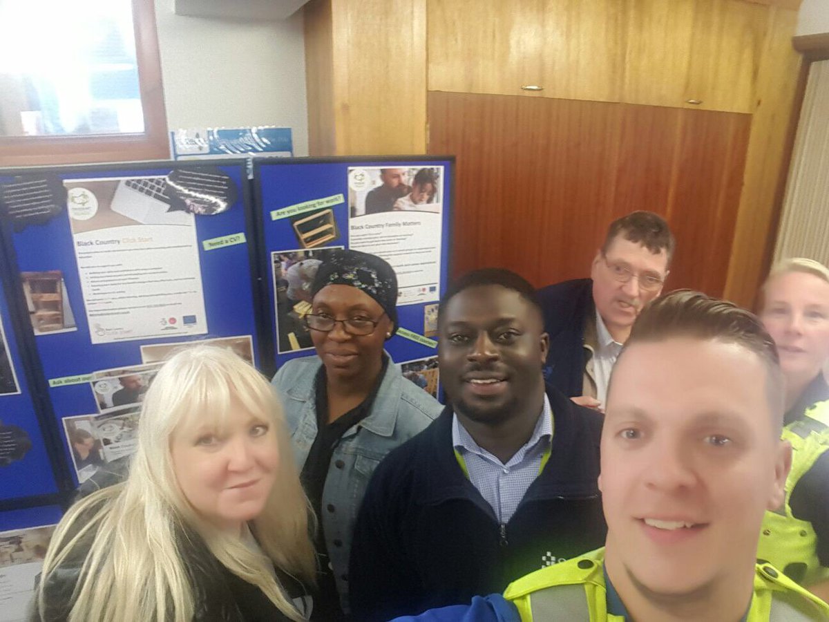 SmethwickWMP's tweet photo. Catching up with the locals Raglan Road Church today @rrcchurch #community @sandwellcouncil https://t.co/NKrT40aZEl