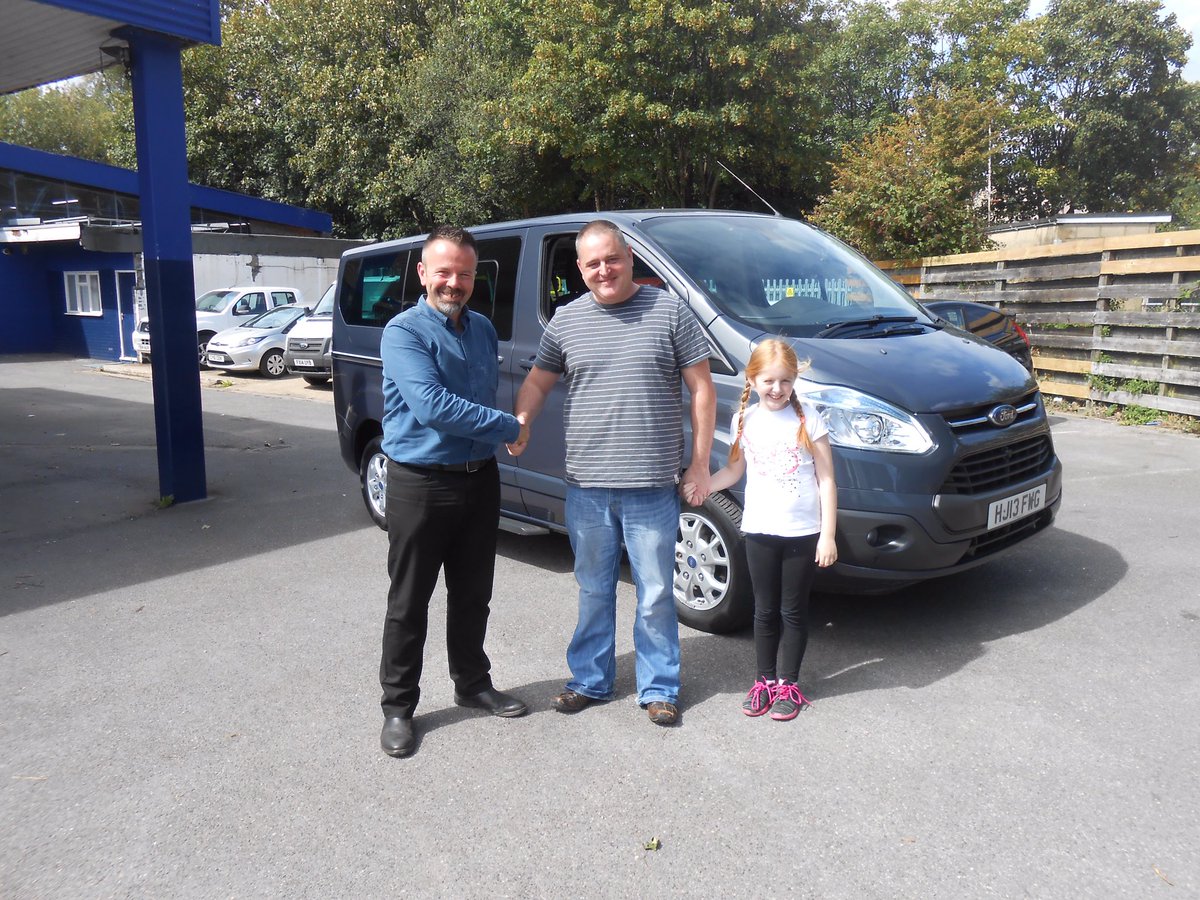 Mr Davies picking up his lovely Midnight Sky Custom Tourneo ready for work! What better day to do a handover. ☀️ #Ford #transitcustom