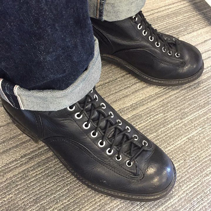 SwingModern's tweet photo. Gap redline selvedge denim with unknown maker monkey boots. #gap #gapjeans #gap1969 #redline #selvedge #selvedgefo… https://t.co/OjtWnUm5pr https://t.co/zL2avf9ozj
