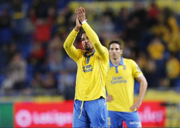Raymondg1977's tweet photo. Por un aΓ±o defendiendo nuestro equipo. Por goles que aΓΊn guardo en la retina @KPBofficial #Grazieprince #Dankieprince #Thanksprince https://t.co/vCLw2EnW6n